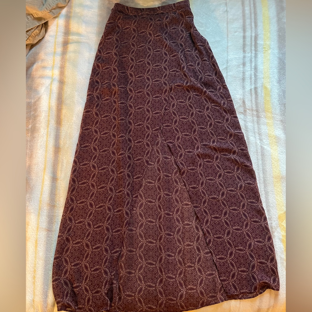 FOREVER21 high-waisted skirt with slit size S
